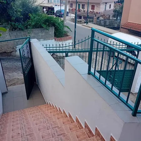 شقة Aleksandros 8 *